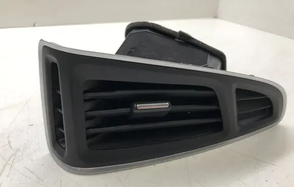 Ford Focus Dashboard side air vent grill/cover trim BM51018B08