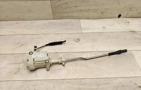 Volkswagen Golf V Central locking motor 1K6810773 3B0959782A