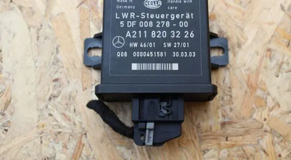 Mercedes-Benz E W211 Light module LCM 2118203226