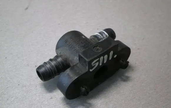 Volkswagen PASSAT B5.5 Air pressure sensor 8D0611850 KM1GGE