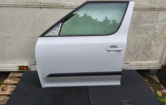 Skoda Yeti (5L) Front door