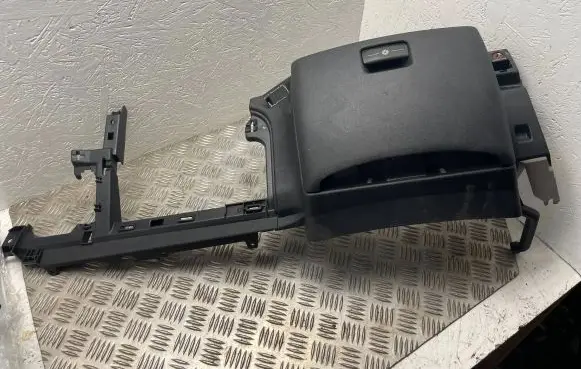 Citroen C4 I Picasso Glove box 9654110677