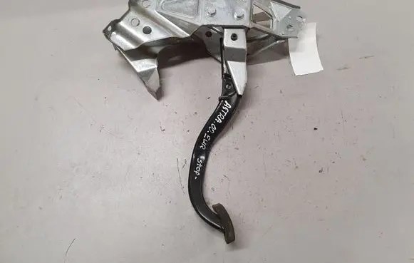 Opel Astra G Brake pedal