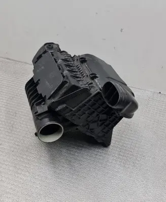 Renault Megane IV Air filter box 165006427R 8201557102 1110254S02