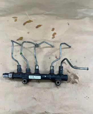 Ford Focus Fuel main line pipe 9685297580 28497Z01 111460150