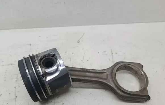 Peugeot 508 Piston with connecting rod