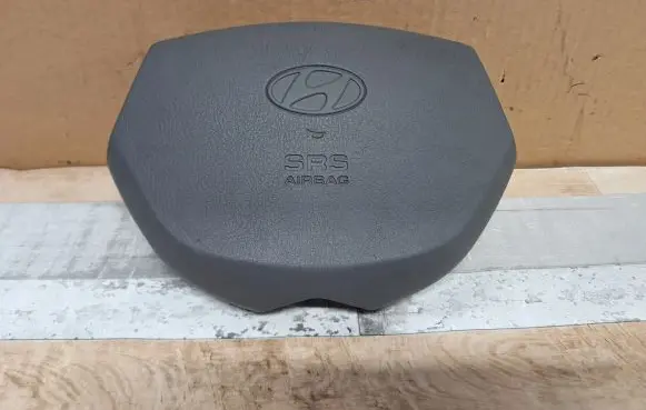 Hyundai Accent Steering wheel airbag