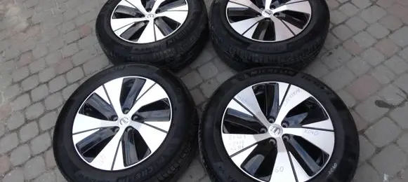 Volvo XC40 R18 alloy rim 31680403