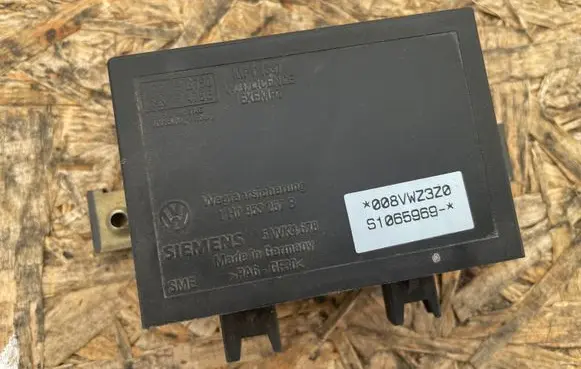Volkswagen Golf III Immobilizer control unit/module 1H0953257B