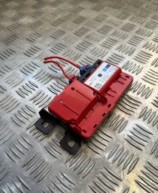 BMW iX Current control relay 8717954 17547911 P00197043