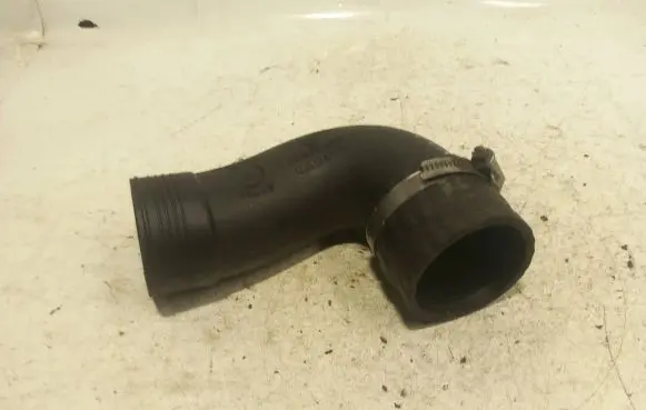 Volvo V70 Intercooler hose/pipe 30751920