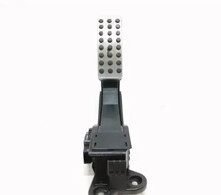 Accelerator throttle pedal