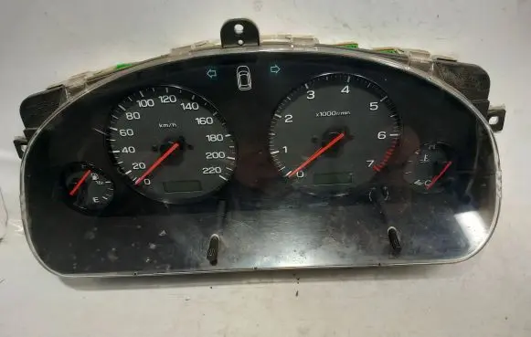 Subaru Legacy Speedometer (instrument cluster) 0235001 NSL320L