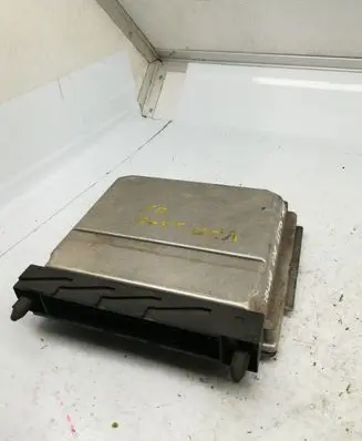 Volvo V70 Engine control unit/module 0281001776 09496667A