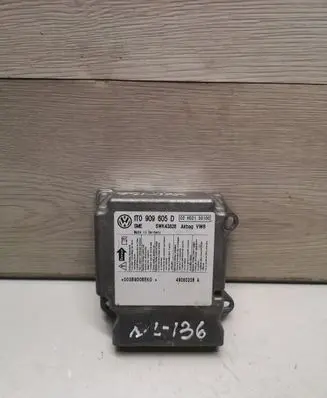 Volkswagen Touran I Airbag control unit/module 1T0909605D 5WK43828 02H021S0100