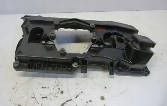 BMW 3 E46 Rocker cam cover 7526672