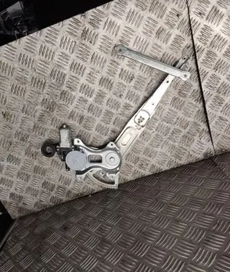 Toyota Prius (XW20) Front door window regulator with motor 