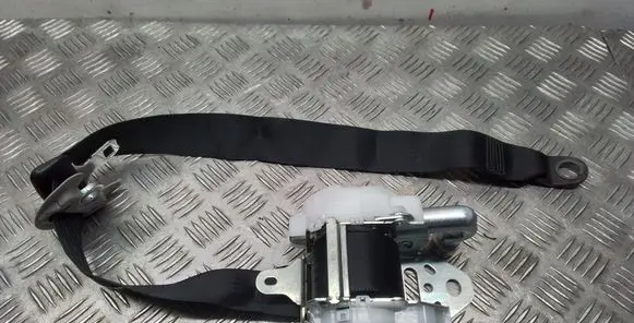 Lexus CT 200H Front seatbelt 0540040