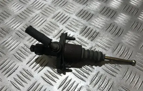 Volkswagen PASSAT B5.5 Clutch master cylinder 