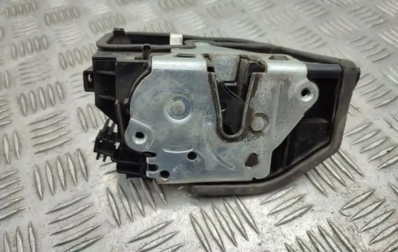 Mini Cooper Countryman R60 Rear door lock 7318414
