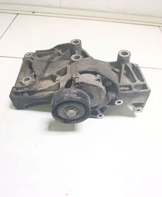 Opel Insignia A Generator/alternator bracket 55562863 532274354