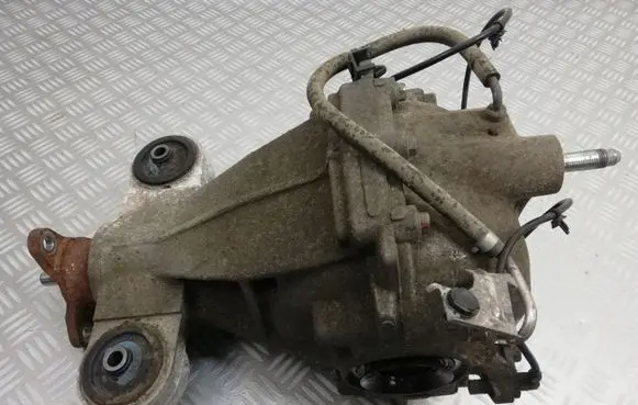 Infiniti Q50 Rear differential