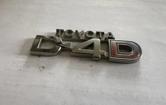 Toyota Avensis Verso Manufacturer badge logo/emblem 