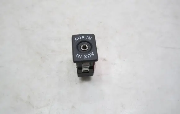 Volkswagen Golf VI AUX in-socket connector 5M0035724