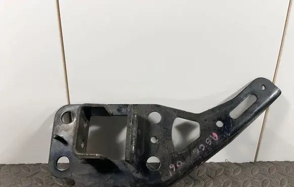 Audi A6 S6 C6 4F Radiator support slam panel bracket 4F0805500B