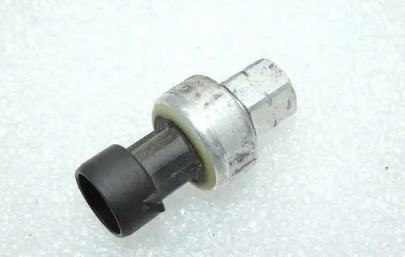 Opel Insignia A Air conditioning (A/C) pressure sensor 13502758 9131721