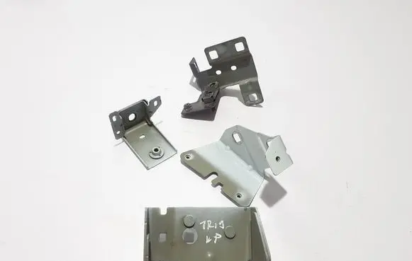 Renault Trafic III (X82) Fender mounting bracket