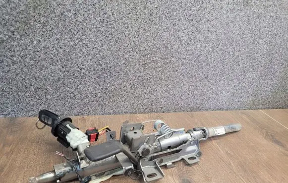 Steering wheel axle set