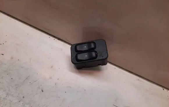Opel Zafira A Electric window control switch 13363201