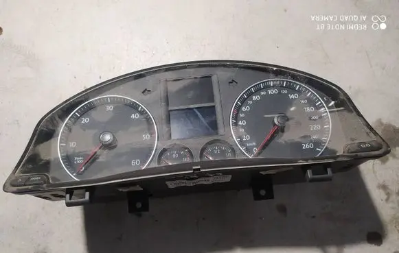 Volkswagen Golf V Speedometer (instrument cluster) 1K0920861B V0020000 VWZ7Z0D1147578