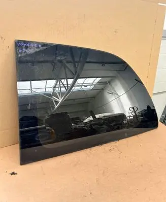 Chrysler Voyager Front triangle window/glass 