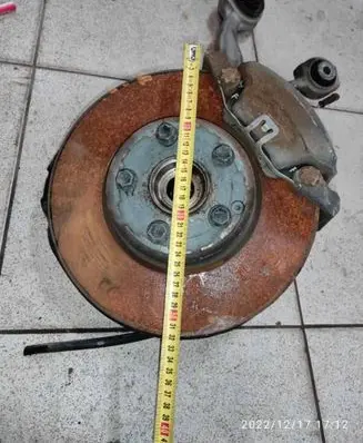Mercedes-Benz E W212 Front wheel hub spindle knuckle