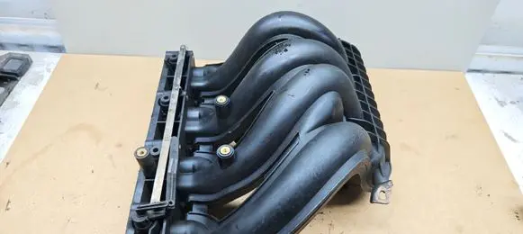 Mercedes-Benz C W203 Intake manifold A61109037