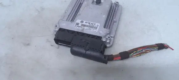 Volkswagen Transporter - Caravelle T5 Engine control unit/module 070906016 0281014893