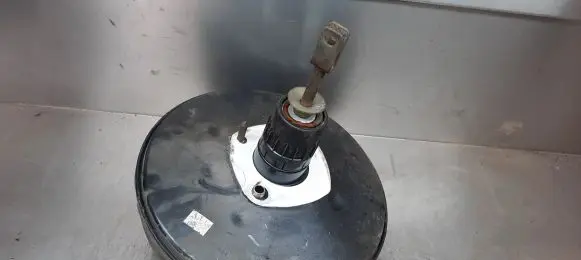 Renault Megane II Brake booster