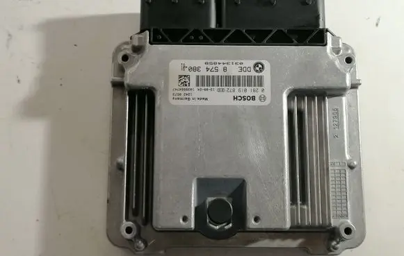 BMW 5 F10 F11 Engine control unit/module 8574380 0281019872