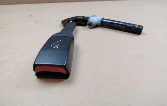 BMW 5 E39 Front seatbelt buckle 02912E