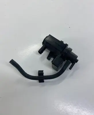 BMW 1 E81 E87 Turbo solenoid valve 7805391 08T016 70206301