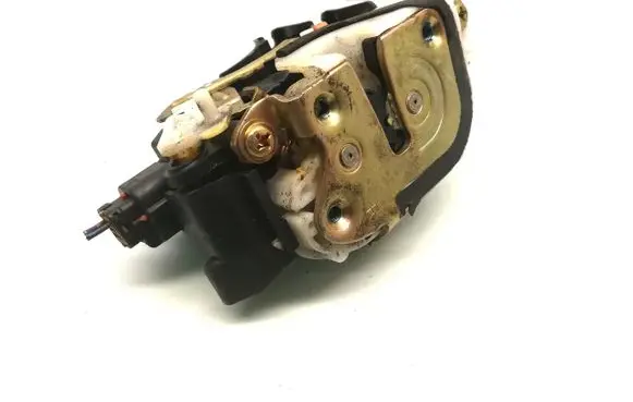 Mitsubishi Grandis Rear door lock 05Y21