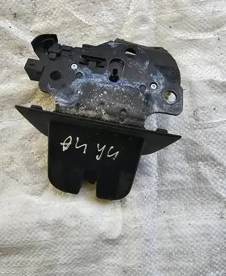 Audi A4 S4 B7 8E 8H Tailgate/trunk/boot lock/catch/latch 8P4827505C
