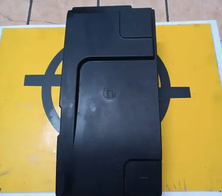 Opel Insignia A Battery box tray cover/lid 13330946