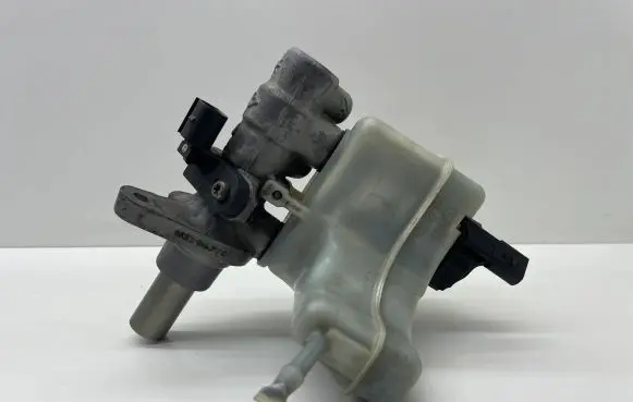 Volkswagen PASSAT B6 Master brake cylinder 3C1611301