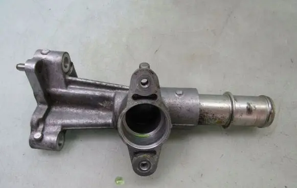 Mazda CX-30 Engine coolant pipe/hose