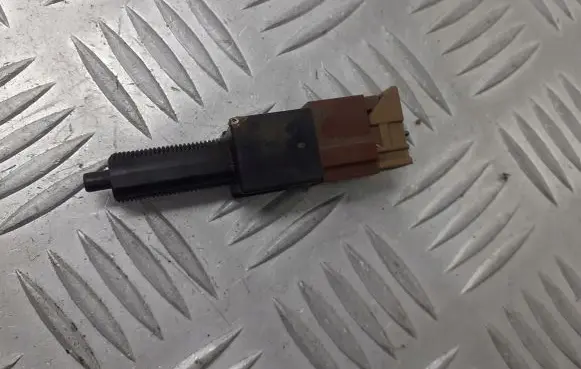 Nissan Altima Clutch pedal sensor 