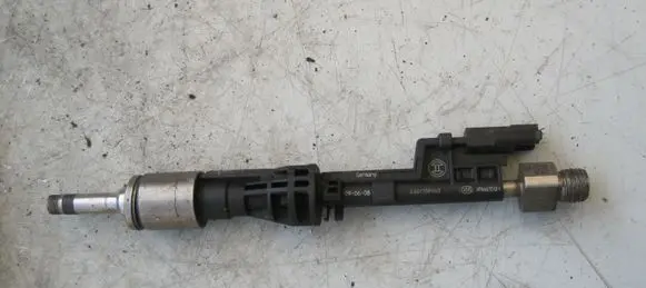 BMW 4 F32 F33 Fuel injector PA6635GF