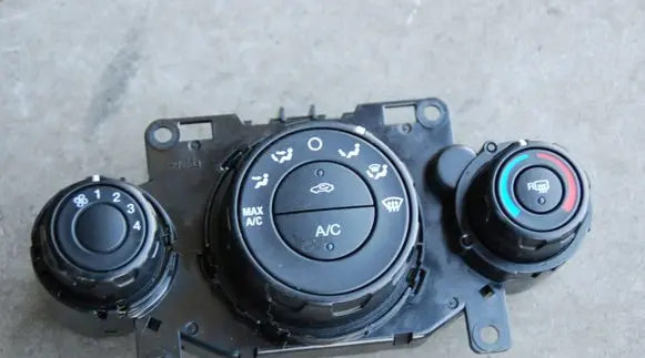 Ford Ecosport Tailgate/trunk/boot open switch 